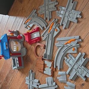 Fisher Price GeoTrax Set Lot Tracks Fire Station